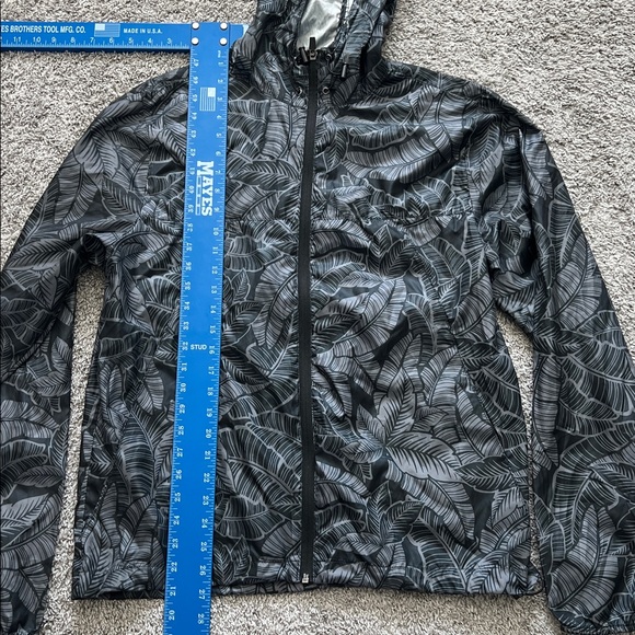 Resolution Women’s Gray Leaf Pattern Hooded Waterproof Windbreaker Jacket Size M - Picture 7 of 9